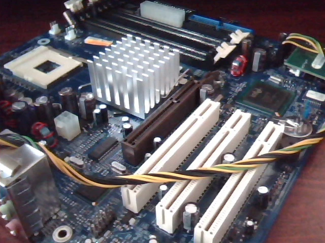 Motherboard P4 IBM 13R8930 19R2563 25P5079 POV Rev2.6 - image 5