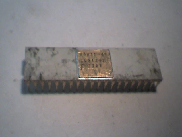 Rare computer chip - 95831-01 SL31292 1977 Gold Plated White Ceramic vintage old