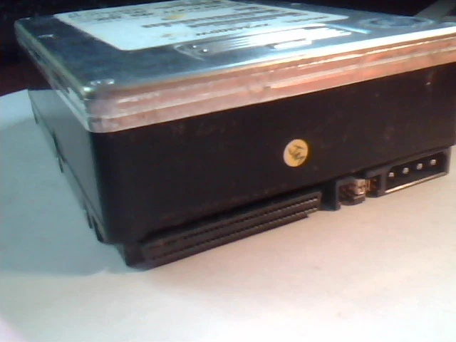 SCSI Hard Drive Quantum XP34300W AT43W011-05-G Rev F - image 4