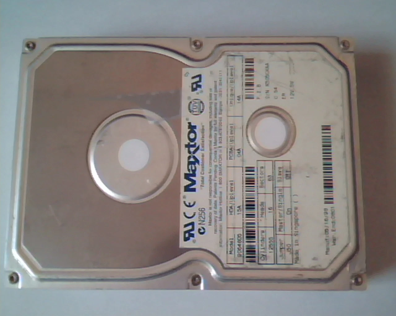 Hard Disk Drive IDE Maxtor 90648D5 15A 04A 05/16/98