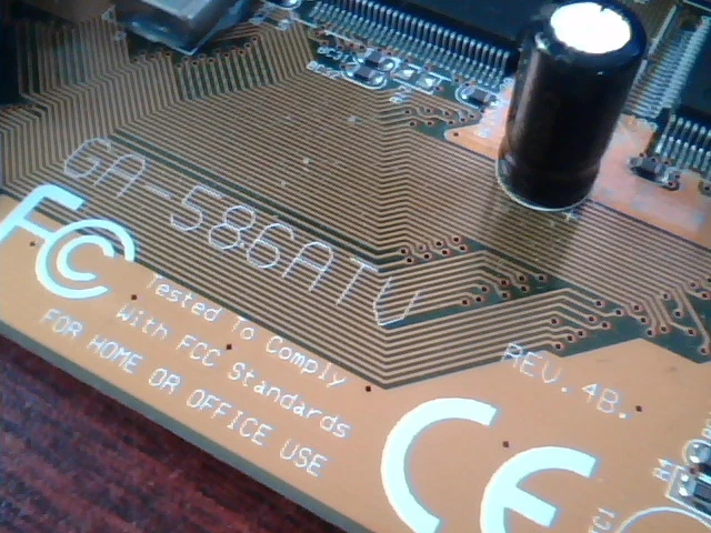GA-586ATV Motherboard Rev 4B 3 ISA BabyAT Socket7 430VX 233MHz MMX CPU + RAM - image 2