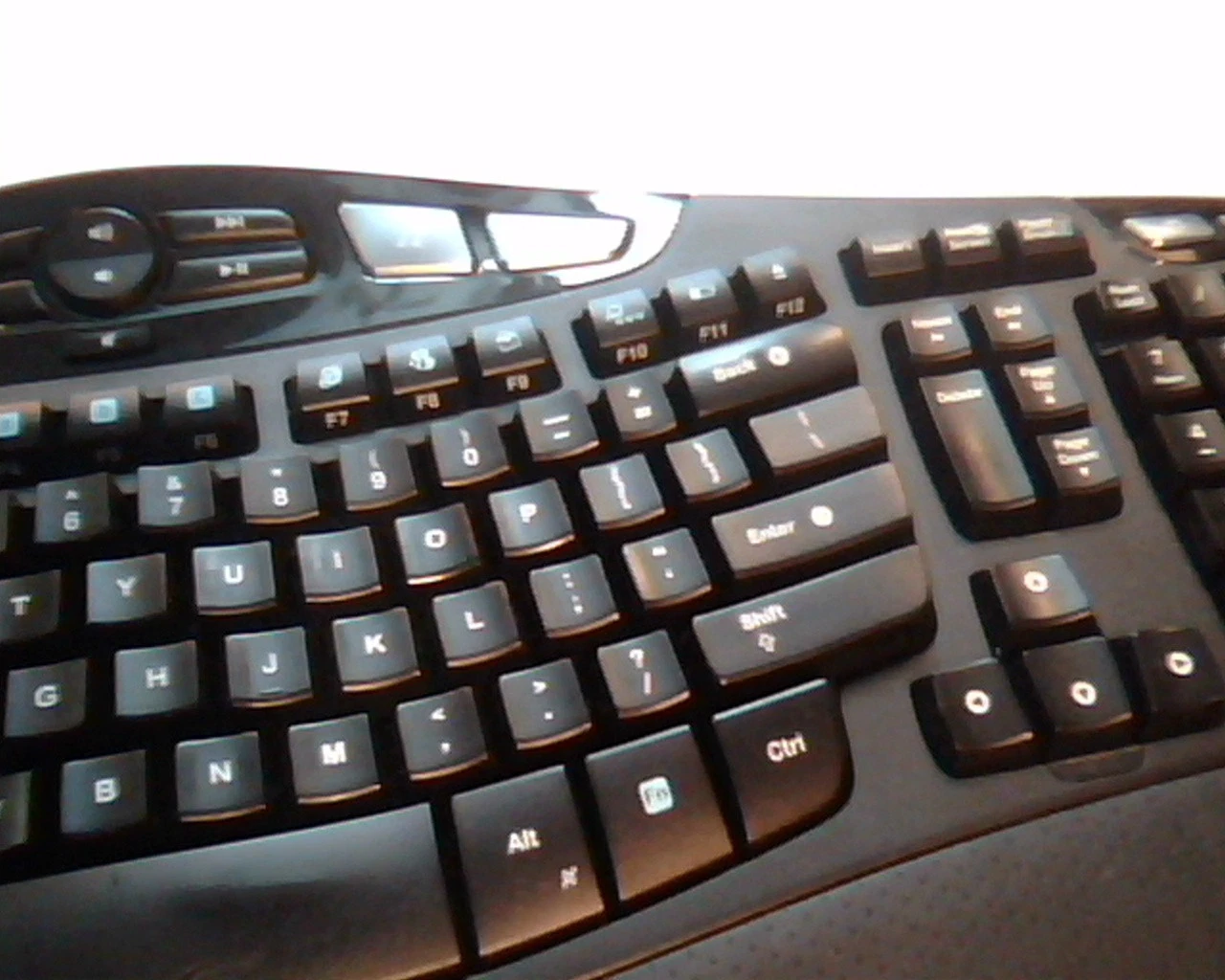 Logitech keyboard 820-000396 13734-001 A MC735CZ Y-RCP140 - nice condition - image 3