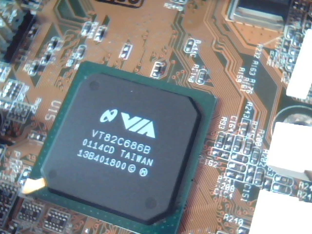 Motherboard Athlon Socket 462 ASUS A7VI-VM Rev 1.05 - image 4