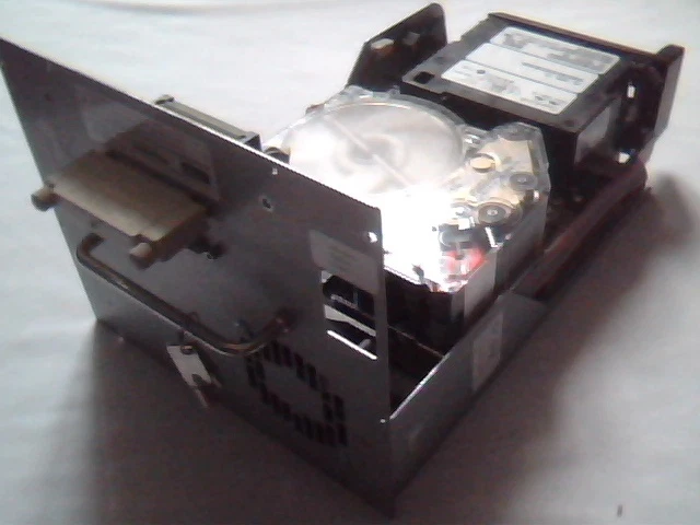 ADIC TH8XL-ES DLT8000 TAPE DRIVE Quantum DLT8000 w/tray - image 5