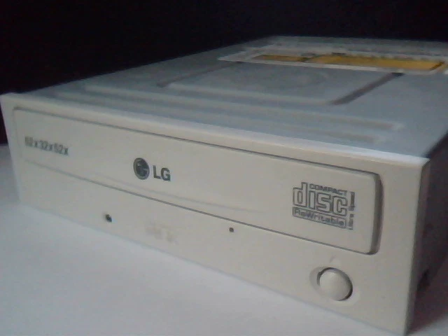 LG CD-R/RW CD Drive GCE-8526B 1.04 December 2004