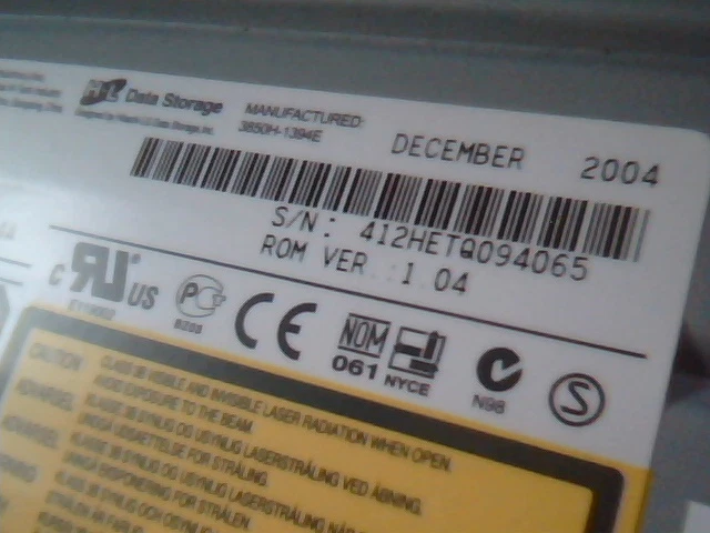 LG CD-R/RW CD Drive GCE-8526B 1.04 December 2004 - image 3