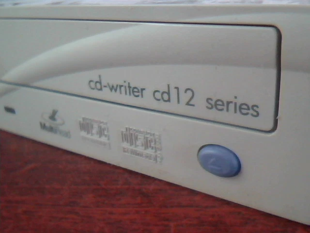 Hewlett Packard HP CD Drive Writer R/RW LTR-12101B C9631-56000 cd12 series - image 2