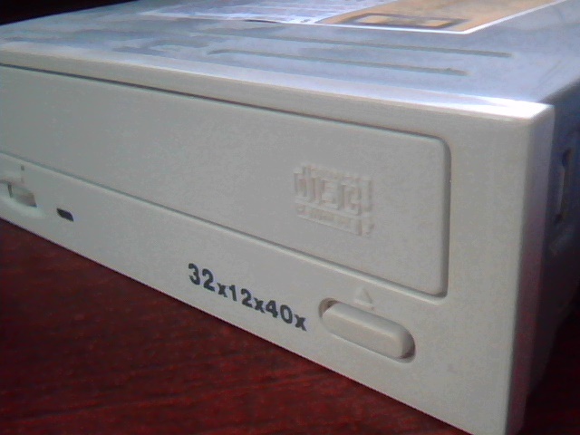 LITE-ON IT Corp. CD-RW CD Drive LTR-32123S April 2002 32x12x40x - image 2