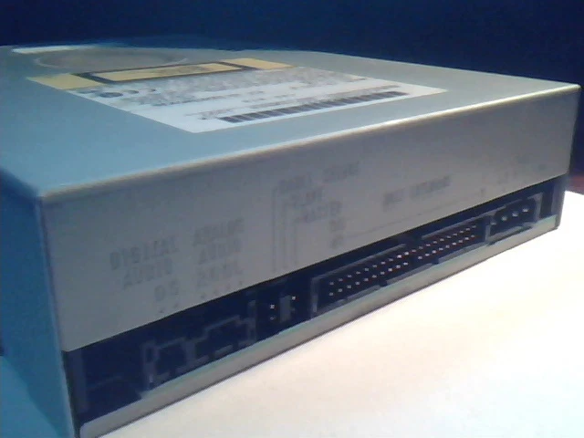 CD Drive IDE CR-585-B Creative 24Xmx CRE-BTB September 1997 IU09TB059CRB - image 3