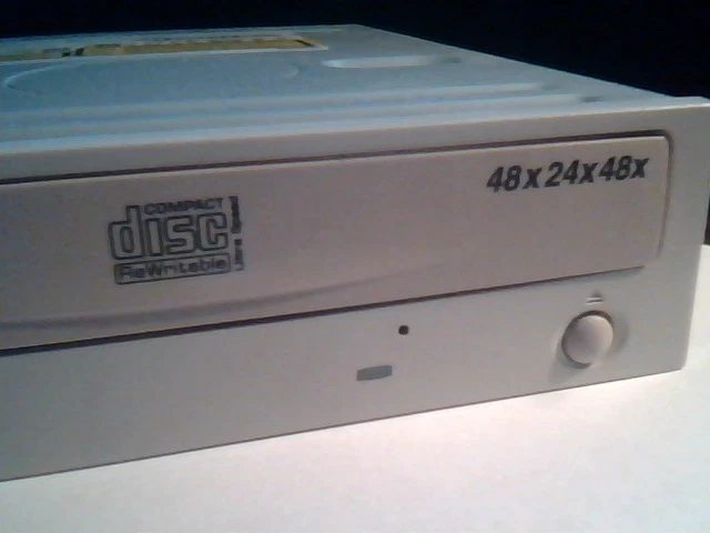 CD Drive IDE LG CD-R RW GCE-8481B 1.10 November 2002 Rewritable Ultra Speed - image 2