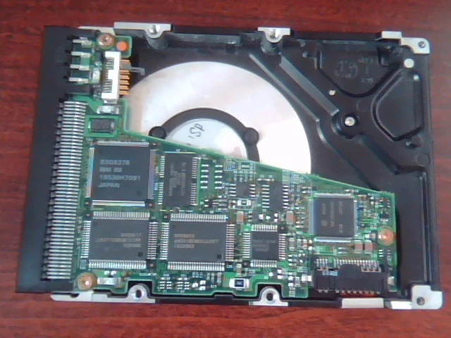 Hard Drive SCSI IBM DPES-31080 85G3653 06H9079 50-pin 1080MB - image 5