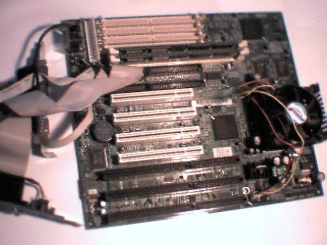 Pentium Motherboard Socket7 BCM SQ575 F02 430VX W83977TF MMX PS/2 Mouse