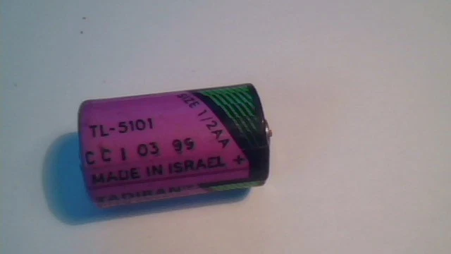 TADIRAN 3.6V half size 1/2 AA LITHIUM BATTERY TL-5101 no LEADS vintage