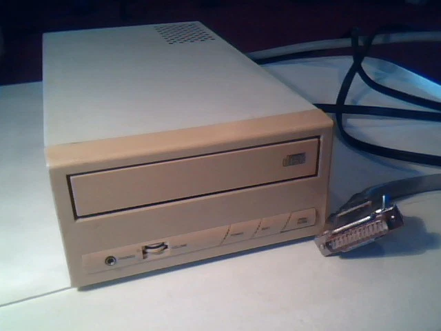 Mitsumi CRS-UF1201 Compact Disc CDROM Drive Unit vintage external