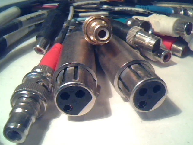 A/V Cable 59-pin "D" XLR BNC RCA SVHS -- 22 ports vintage BIG - image 3