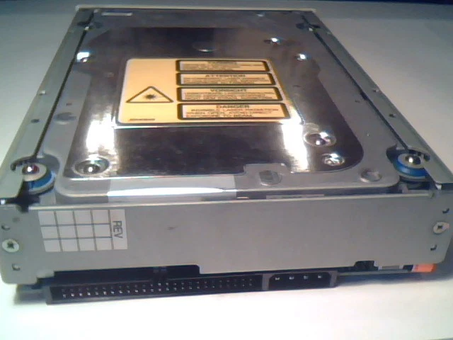 Matshita Panasonic Optical WORM Drive LF-7300 SCSI for 1.3GB Cartridges - image 2