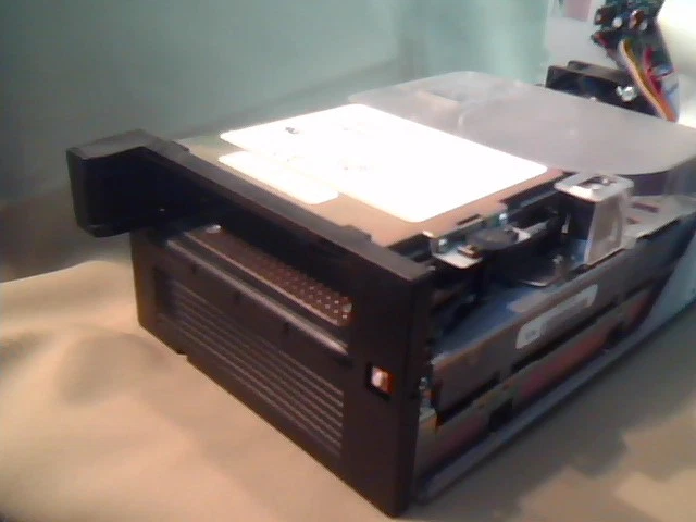 DELL PowerVault 120T 01F545 DLT1 Tape Drive 40-1271-01 AutoLoader