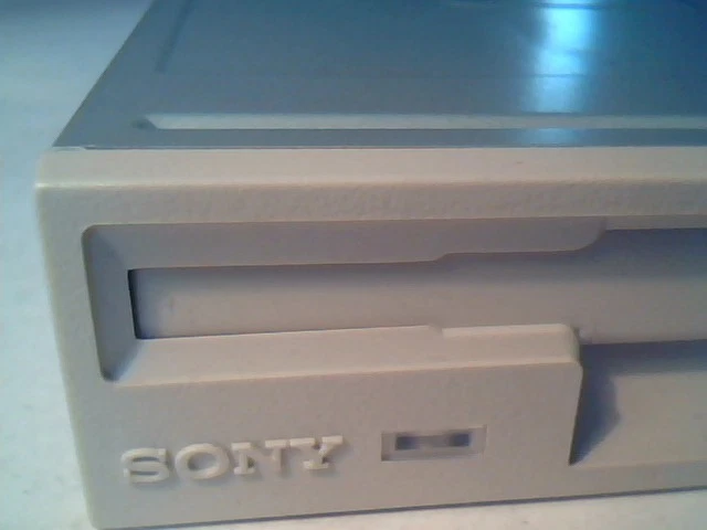 UNUSED SONY MPF920 3.5" 1.44 MB Floppy Drive FDD WHITE faceplate - image 4