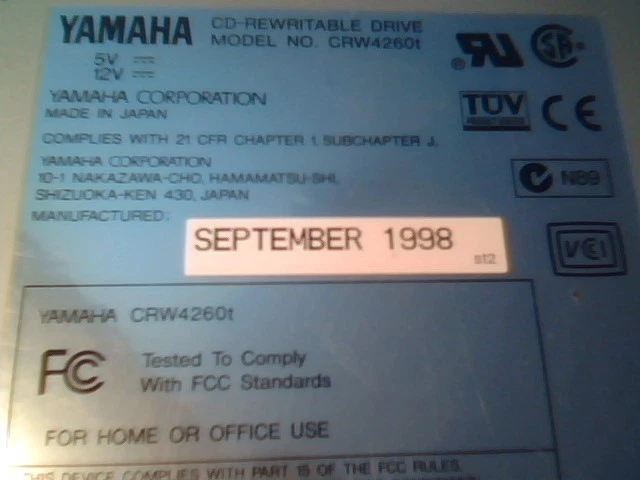 Yamaha 4-2-6 CRW-4260t CD-ReWritable SCSI 50-pin CDROM Drive has Block Size 512 - image 3