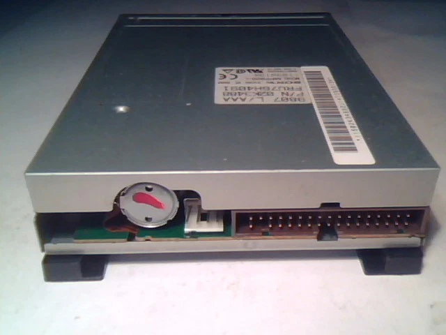 IBM RS6000 SONY MPF920-L FRU 76H4091 3.5" 1.44 MB Floppy Drive FDD with tray - image 2