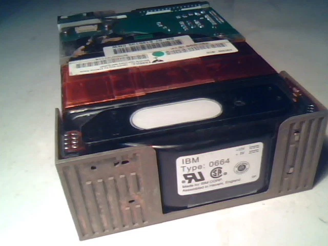 IBM 86F0103 2GB 3.5" HH SCSI-WIDE 68-pin HARD DRIVE TYPE 0664