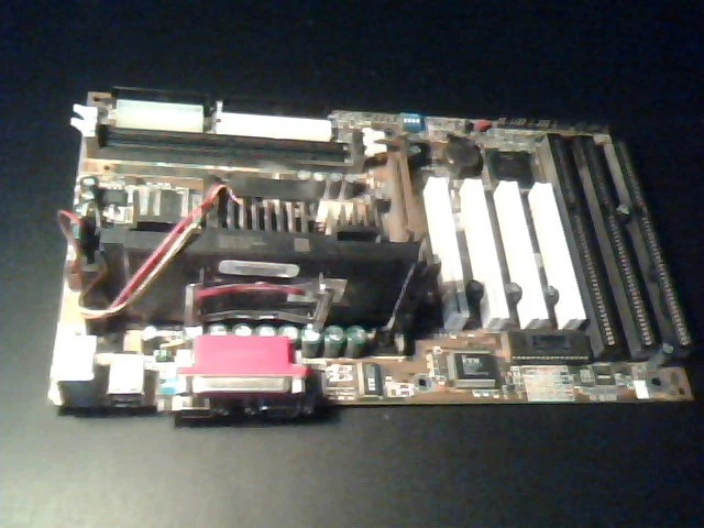 GIGABYTE GA-6ZXC rev 2.0 SLOT1 440ZX Pentium Motherboard 3xISA w P3 550MHz iTE