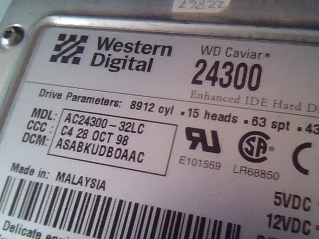 Hard Drive Western Digital 24300 Caviar AC24300-32LCC4 - image 2