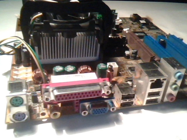 Pentium Motherboard P4 P4SGX-MX V2.00 1.8GHz CPU 1GB RAM bundle Socket478 AGP 4X - image 2
