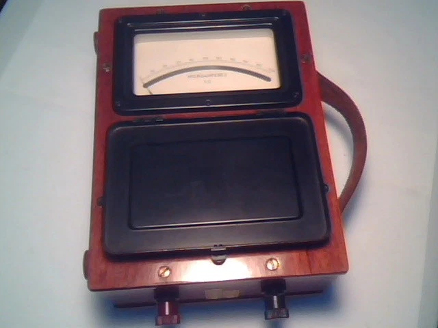 1930's MEGGER MICROAMPERES DC 200mA EVERSHED & VIGNOLES vintage test meter