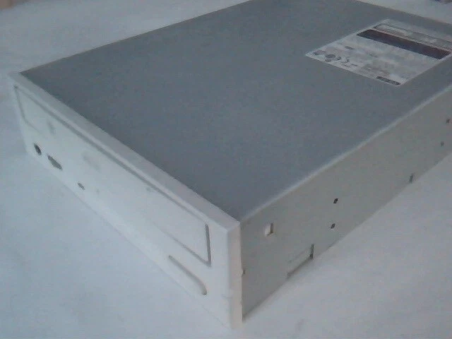 CDROM CD Drive TEAC CD-532E 1977034Q-44 April 1998 IDE