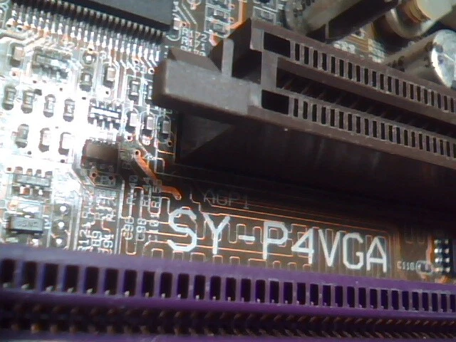 Motherboard Pentium4 P4 Soyo SY-P4VGA 5X PCI 1X VGA mPGA478B - image 2
