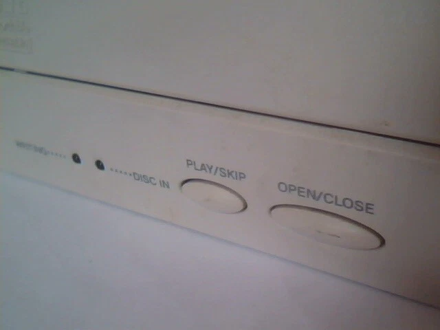 CD Drive Acer Peripherals 4432086 December 1999 Recordable Rewritable - image 2