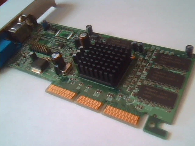 AGP card ATI Radeon 7000 64M TVO 1024-6112-06-SA Comp-Out S-Video VGA - image 2
