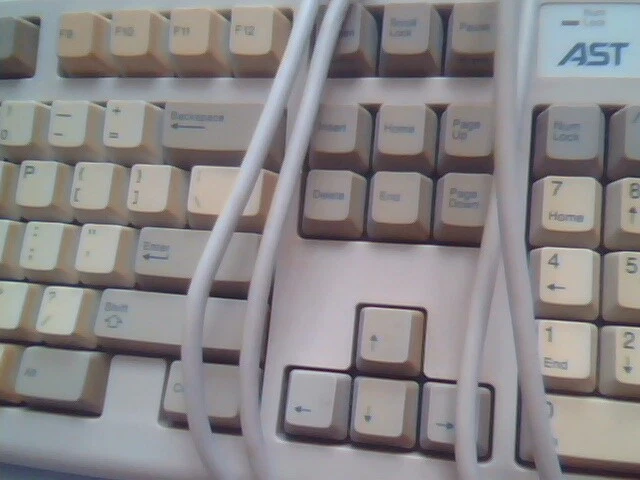AST Advantage SK1000 KEYBOARD 230612-001-A KKA100RE1U - vintage, working - image 5