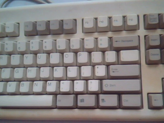 NEC Keyboard - KB-6923 158-052121-000 E8HKB-5923 - vintage, working - image 3