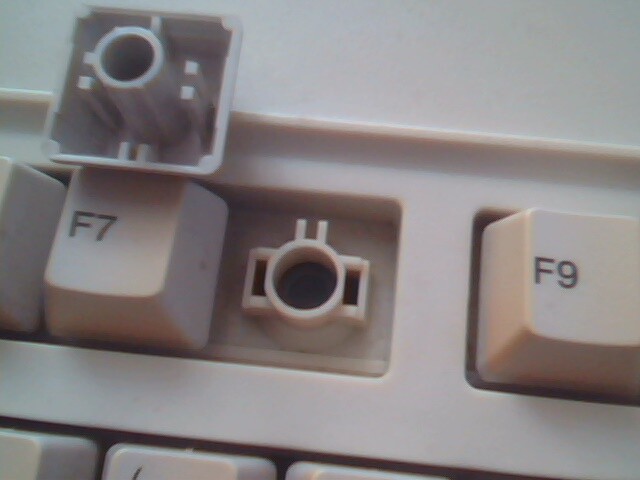 AT Keyboard with Windows keys BTC large DIN - vintage, working - image 8