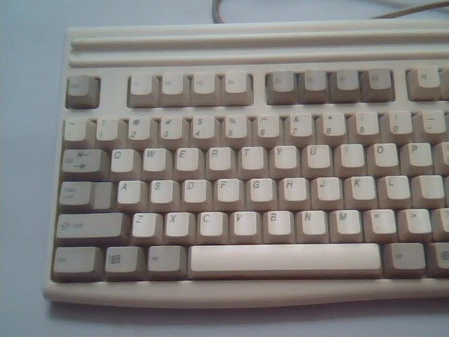 Mitsumi Keyboard KPQ-E99ZC-13 5-pin DIN KPQEA4ZA USA - vintage, working - image 2
