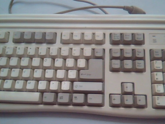 Mitsumi Keyboard KPQ-E99ZC-13 5-pin DIN KPQEA4ZA USA - vintage, working - image 3