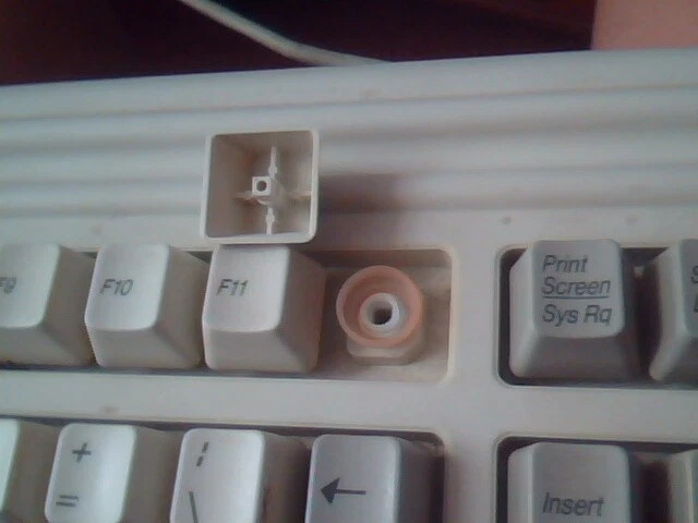 Mitsumi Keyboard KPQ-E99ZC-13 5-pin DIN KPQEA4ZA USA - vintage, working - image 8