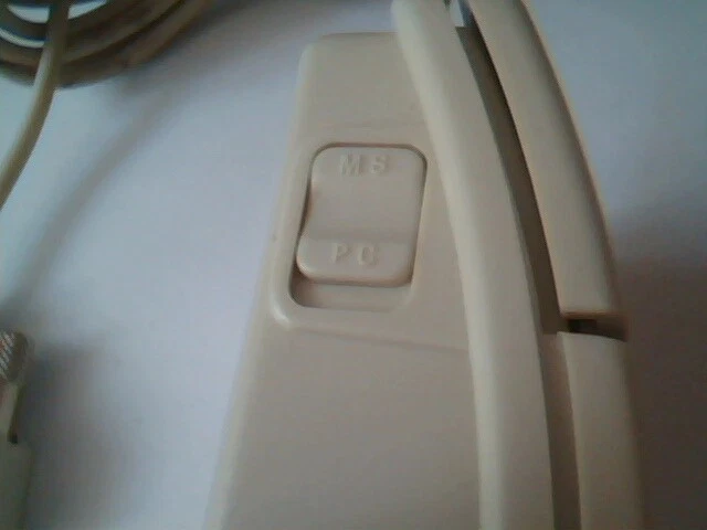 PC Accessories Mouse 20010 HQXKEM-260 3-button 9-pin serial MS/PC - Working - image 6