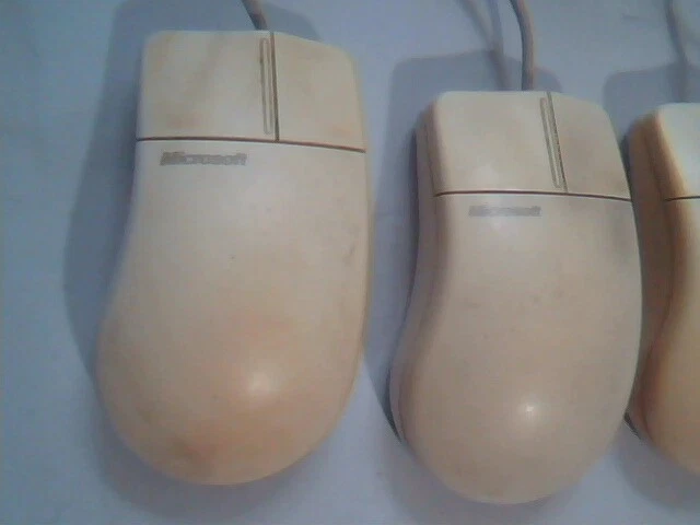 LOT of 4 Vintage Microsoft 2.0A Serial Mouse 50674 2-button 9-pin - Working - image 2