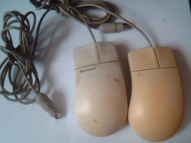 LOT of 2 Vintage Microsoft 2.0A Port PS/2 Mouse 58269 2-button - Working