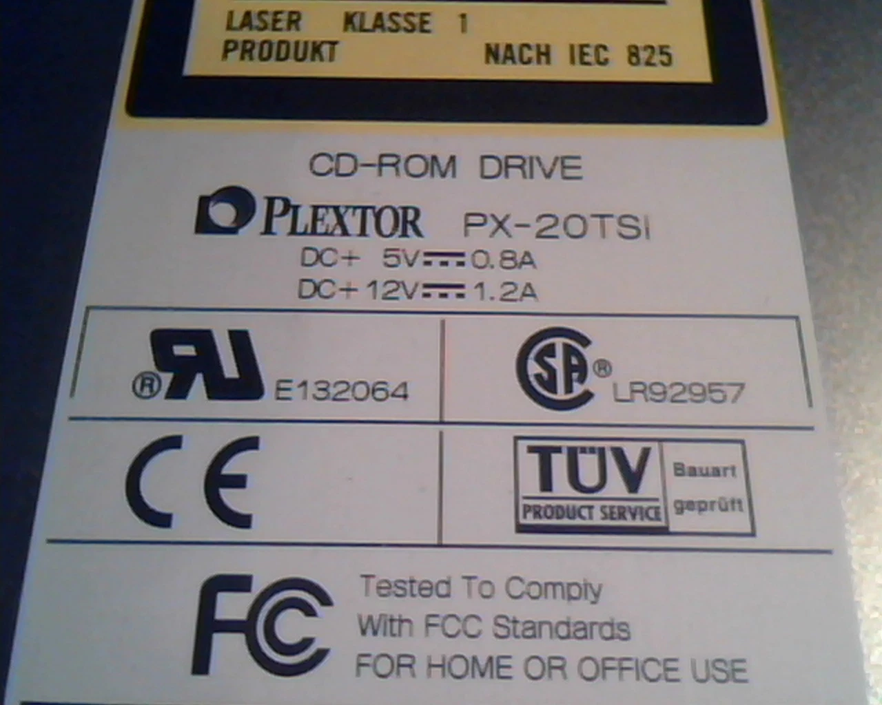 Plextor PX-20TSi CD-ROM Drive 68-pin SCSI April 1998 93H8050 93H8055 0102 - image 2