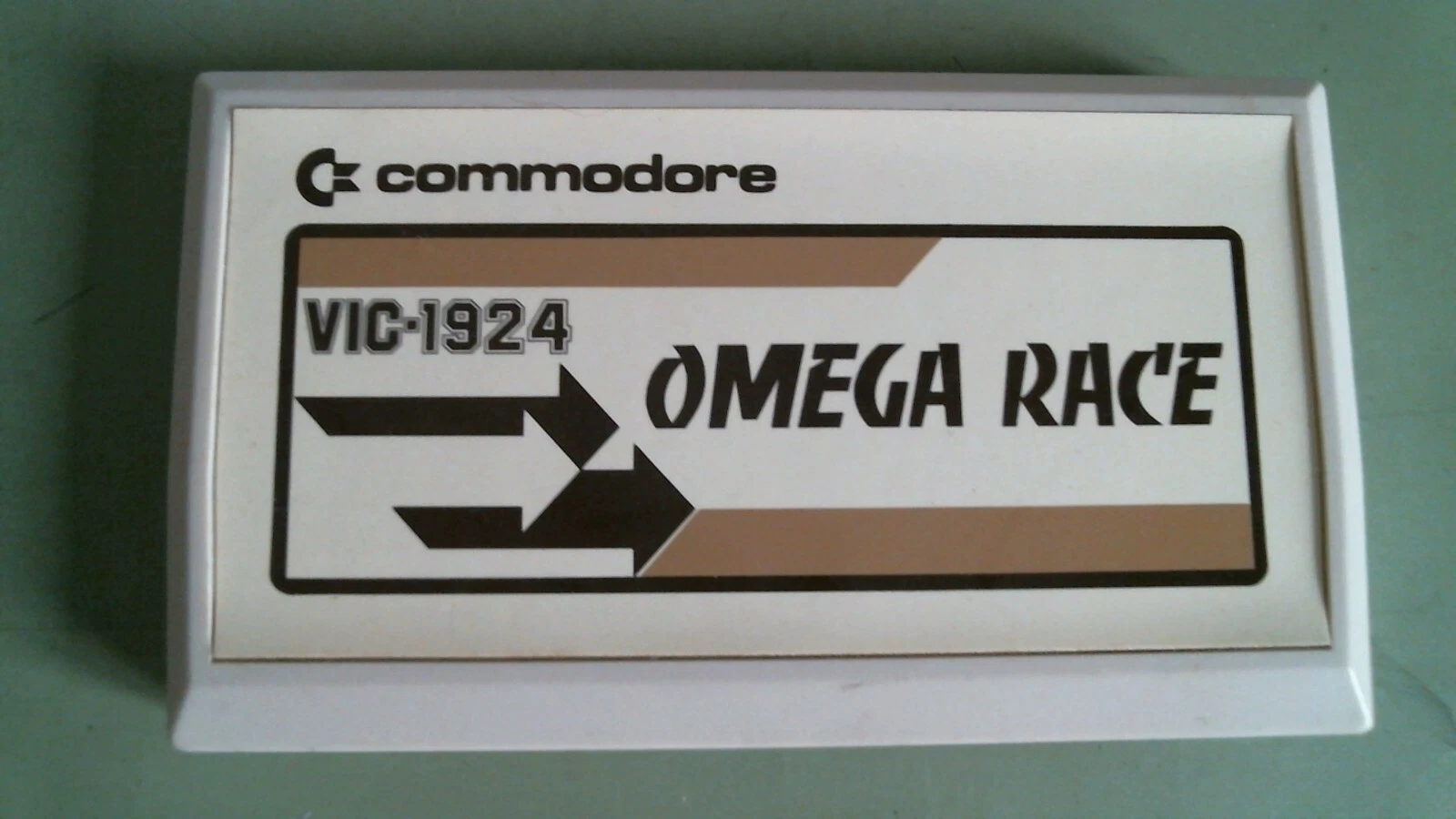 Commodore VIC-1924 - Omega Race game cartridge