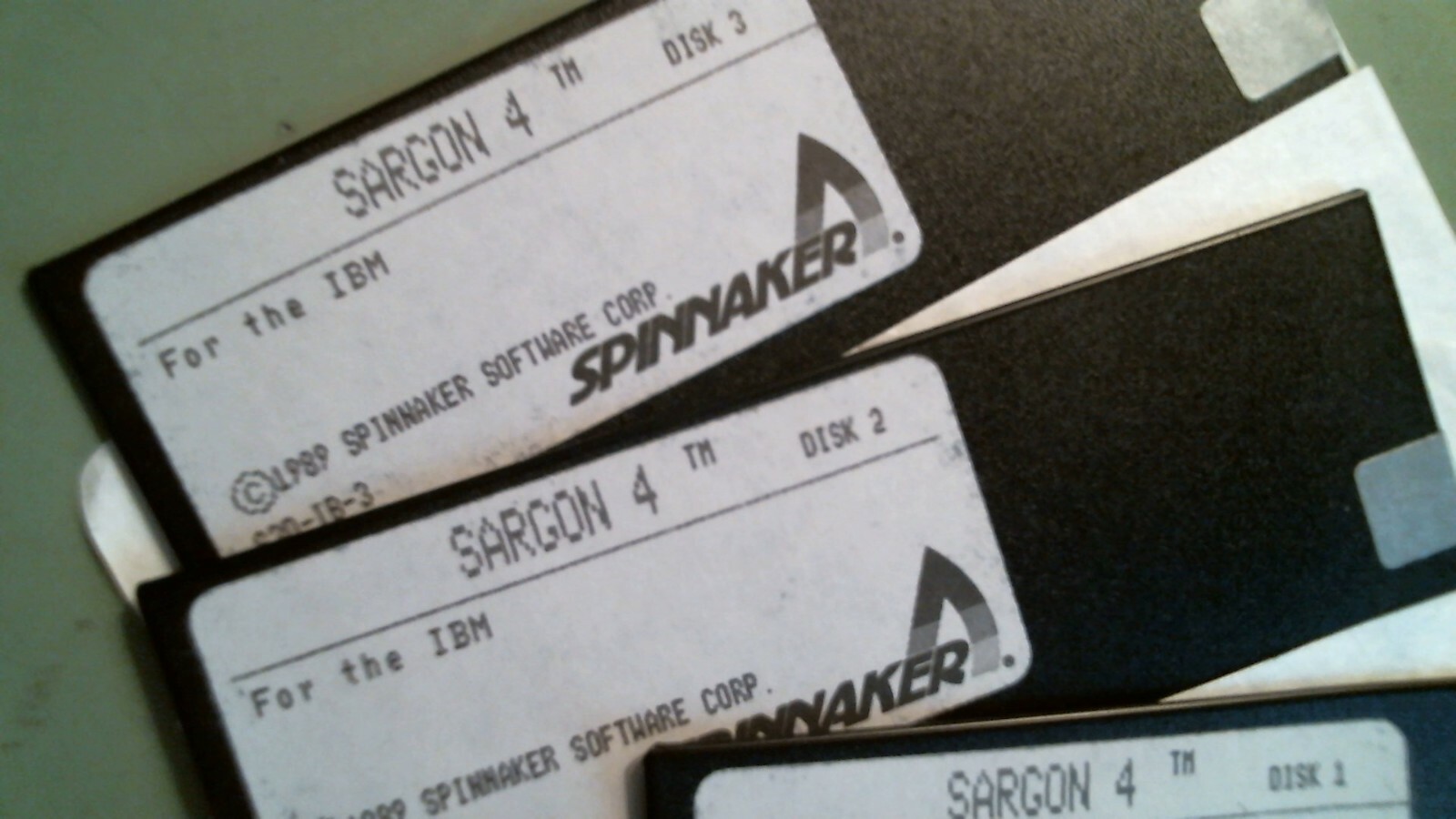Rare 1989 computer game - Sargon 4 by Spinnaker chess - 5.25 floppy disks - image 3