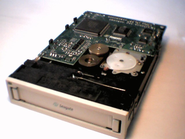 Seagate Hornet IDE Travan TR5 Tape Drive STT320000A IDE 40pin 10/20GB ATAPI