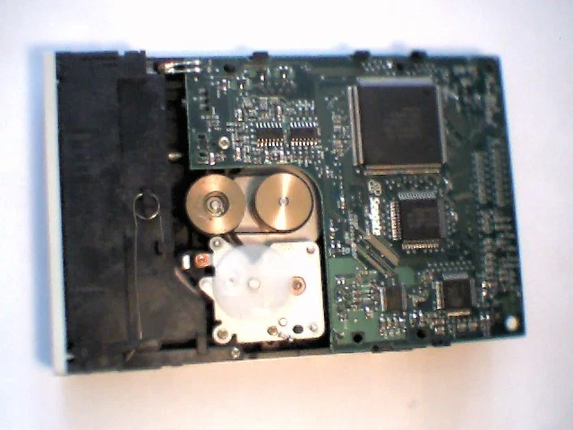 Seagate Hornet IDE Travan TR5 Tape Drive STT320000A IDE 40pin 10/20GB ATAPI - image 2