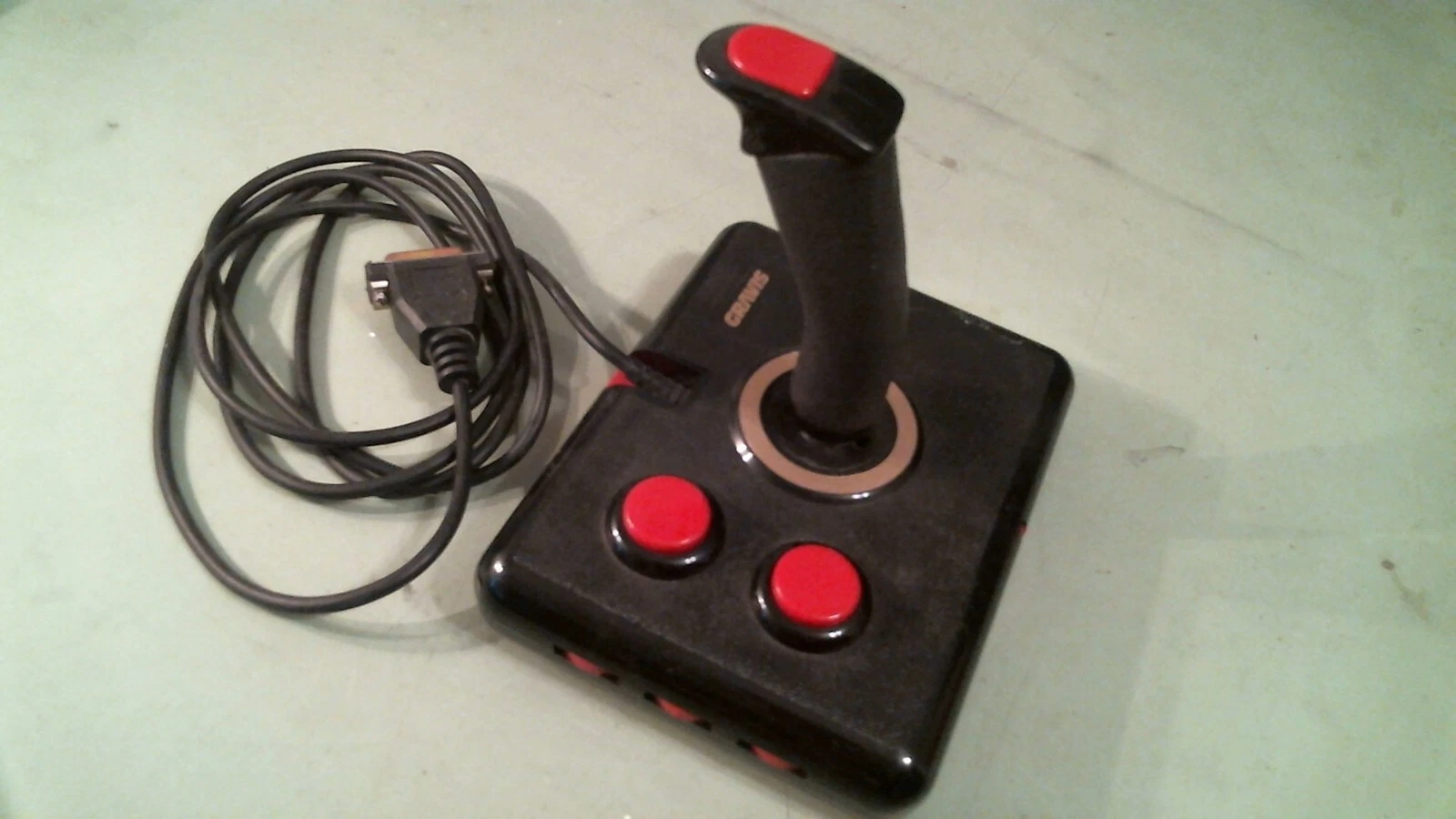 Vintage Gravis 15-pin analog self-centering joystick controller video game