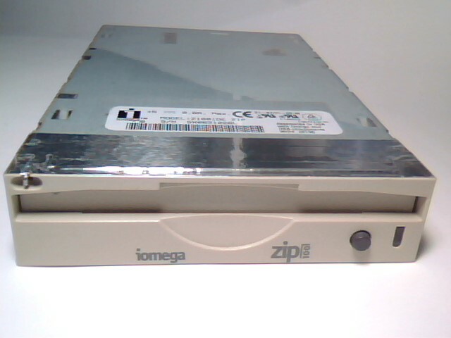 Iomega Z100IDE ZIP 100 drive ATA 40-pin