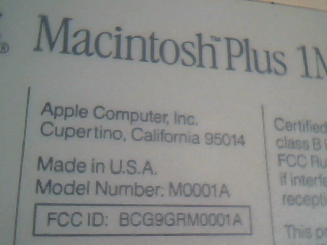 Macintosh Plus 1MB - Back panel of Case - with label and STEVE JOBS SIGNATURE - image 4
